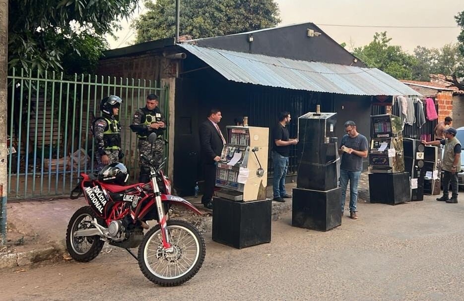 Incautan 28 tragamonedas en comercios de Asunción
