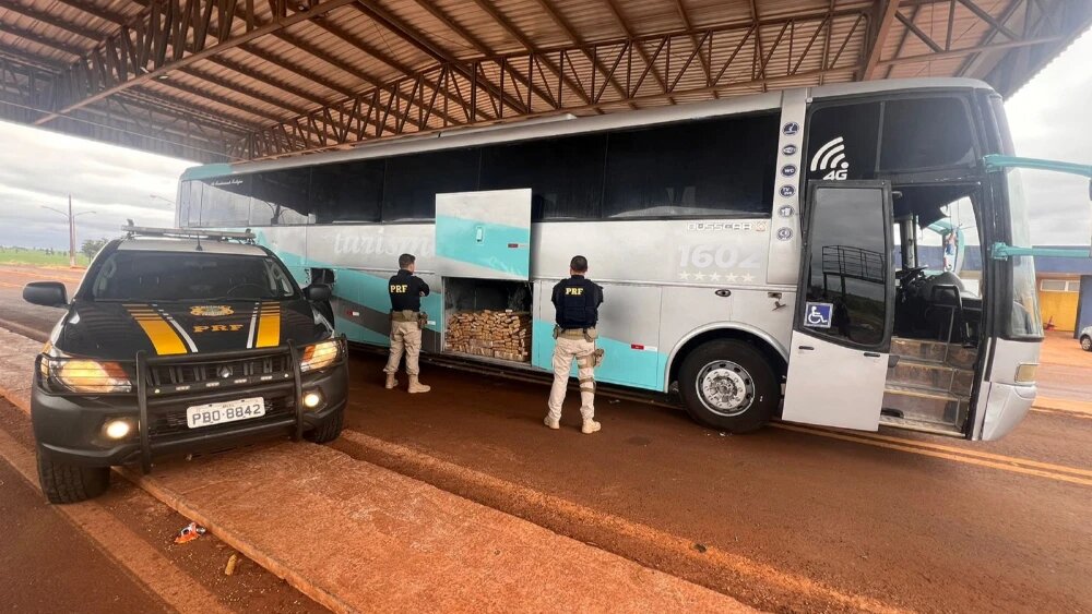 Bus de turismo que salió de Mariano Roque Alonso cae con marihuana en Brasil Bus de turismo que salió de Mariano Roque Alonso cae con marihuana en Brasil