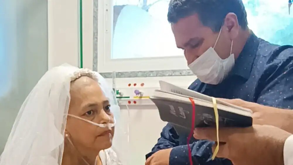 Video: Pareja se jura amor eterno en medio de lucha contra el cáncer