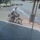 PJC: Joven dejó su moto con la llave puesta para ingresar a una tienda y la hurtaron