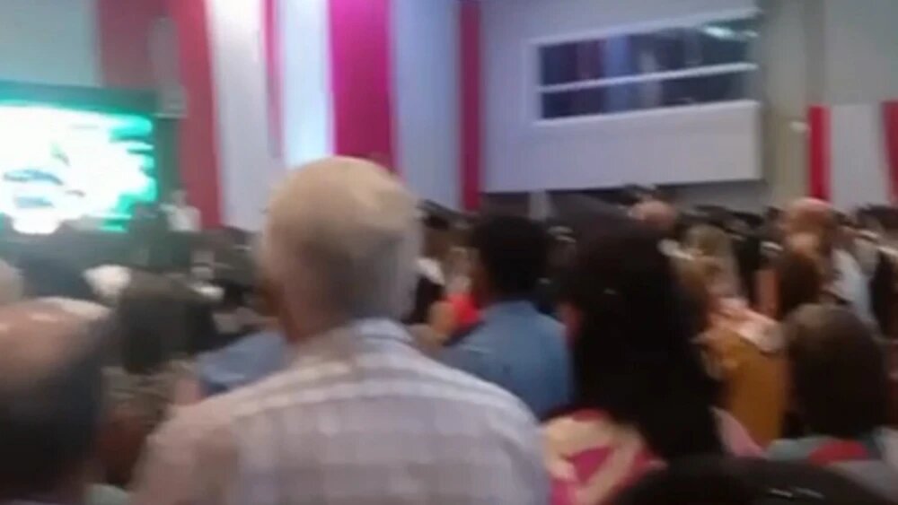 Universidad defiende entonación del Himno Nacional brasileño en acto de graduación Universidad defiende entonación del Himno Nacional brasileño en acto de graduación