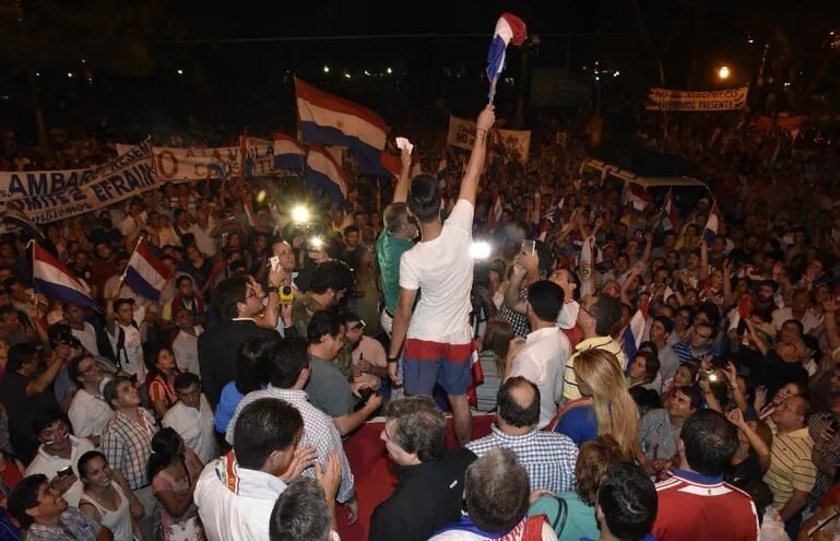 Siete años atrás, el mundo exponía mentiras de Cartes y peligro de golpe