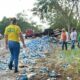 Camión que transportaba cervezas vuelca y conductor fallece