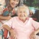 Leonora apagó su velita número 105