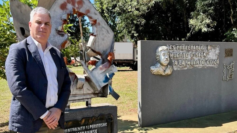 Embajador de EEUU conversó sobre libertad de expresión con periodistas de Pedro Juan Caballero Embajador de EEUU conversó sobre libertad de expresión con periodistas de Pedro Juan Caballero