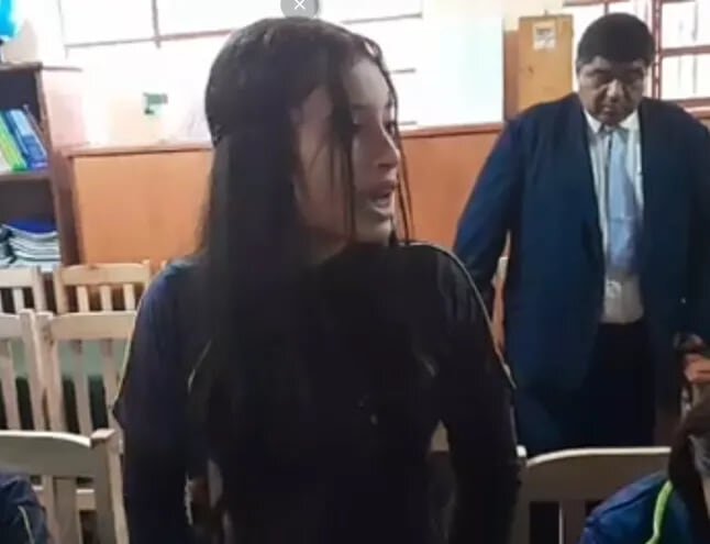 Video: así una estudiante de escuela de Pedro Juan Caballero increpó a la supervisora por pésimas condiciones para dar clases Video: así una estudiante de escuela de Pedro Juan Caballero increpó a la supervisora por pésimas condiciones para dar clases