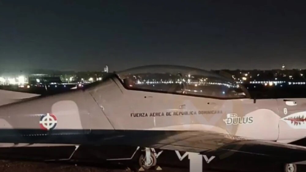 Avión dominicano es obligado a aterrizar por carecer de permiso
