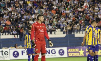 Alfredo Aguilar impide triunfo del Gallo