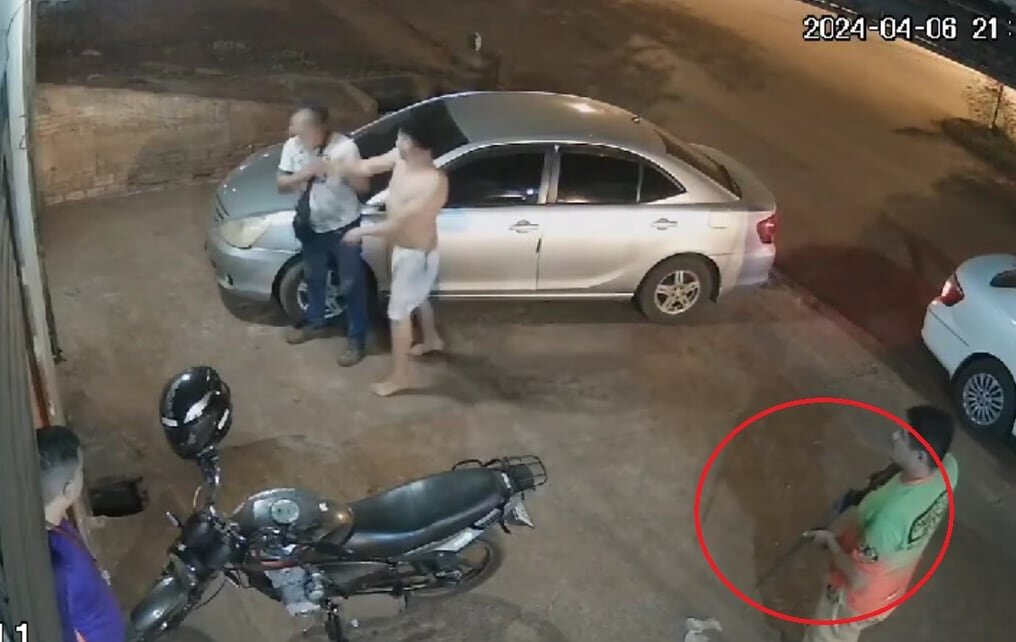 Supuestos policías protagonizaron incidentes en una gomería a punta de escopeta