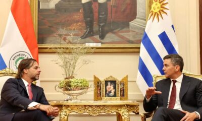 Presidente de Uruguay arribó al Paraguay este miércoles