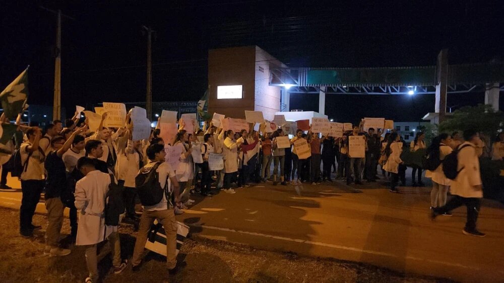 Estudiantes de la Universidad Nacional de Concepción se movilizan por el Arancel Cero