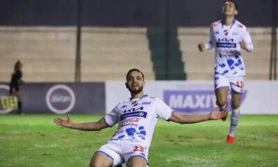 Nacional remonta ante el 2 de Mayo y sale del fondo