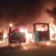 Fuego de gran magnitud consume varios buses en Hernandarias