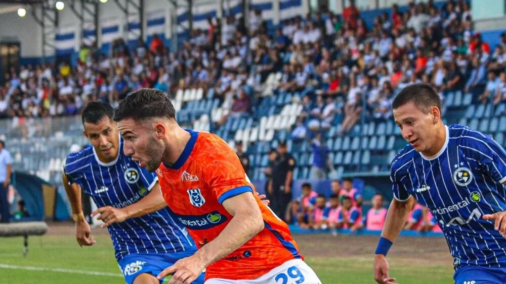 El Danzarín recibe a robustecido Gallo