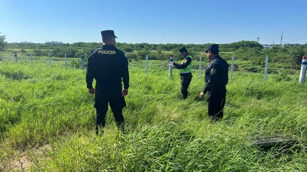 Hallan cuerpo de una mujer con rastros de violencia en complejo habitacional