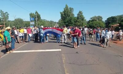 Con cierre de ruta exigen renuncia de intendenta de Arroyito