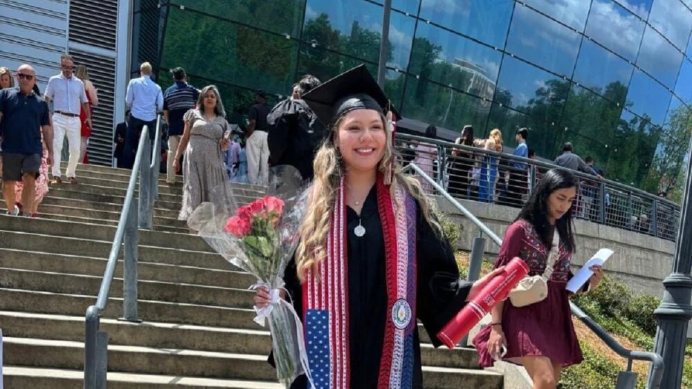 Joven concepcionera se gradúa con honores en prestigiosa universidad de EEUU