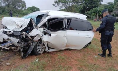 Cuatro personas fallecidas tras choque frontal entre vehículos en Carapeguá