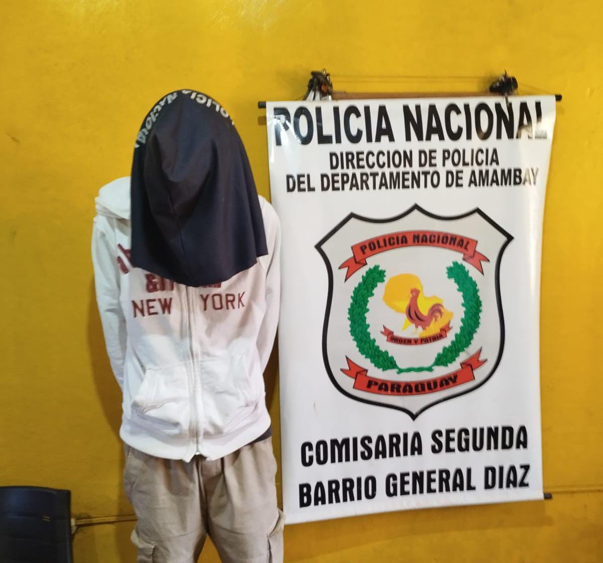 PJC: Joven es detenido por intentar robar carne envasada de un supermercado céntrico PJC: Joven es detenido por intentar robar carne envasada de un supermercado céntrico