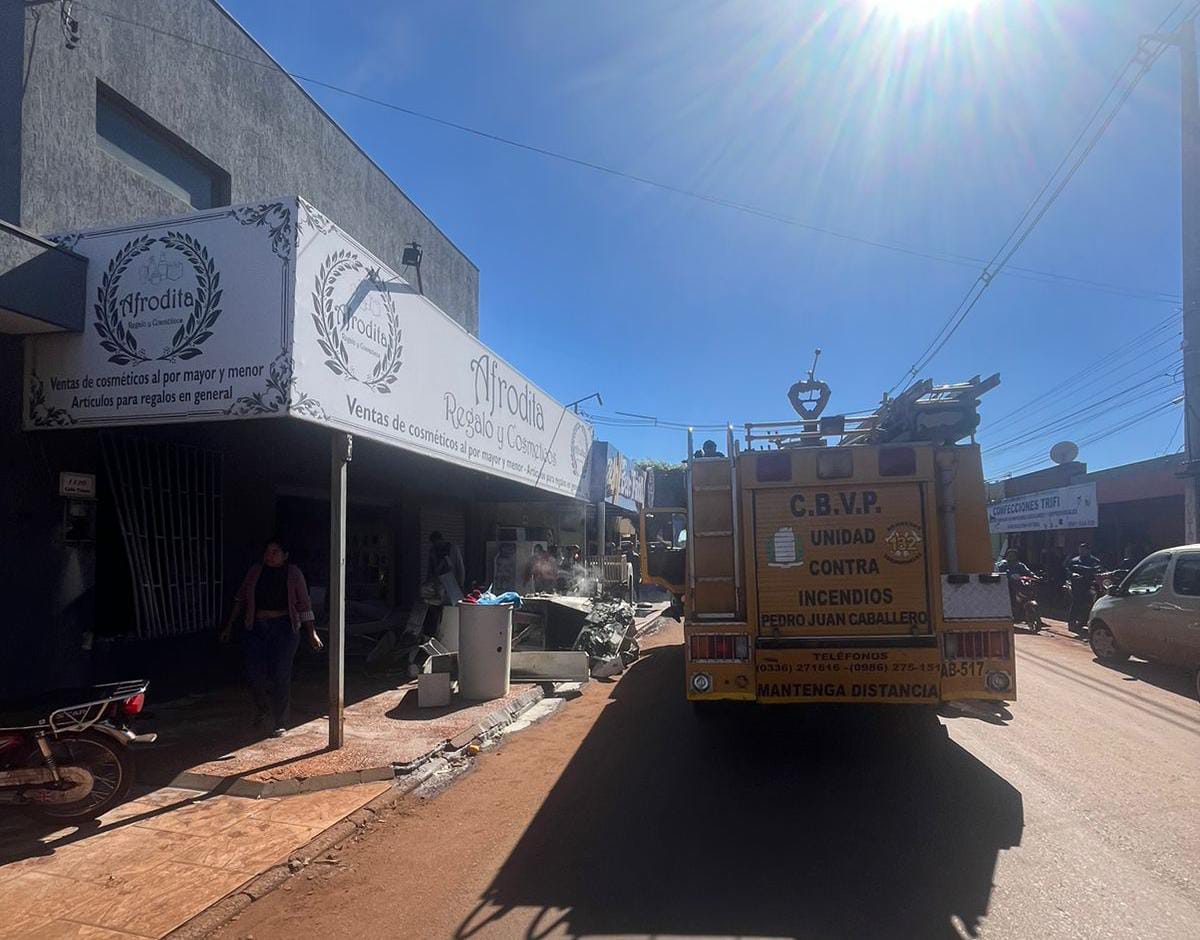 PJC: Tienda en barrio Obrero ardió parcialmente en llamas PJC: Tienda en barrio Obrero ardió parcialmente en llamas