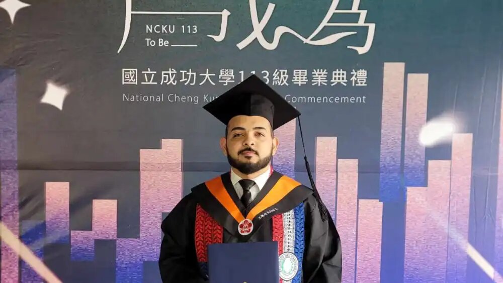Compatriota culmina con éxito su carrera universitaria en Taiwán: ¡Es ingeniero aeroespacial! Compatriota culmina con éxito su carrera universitaria en Taiwán: ¡Es ingeniero aeroespacial!