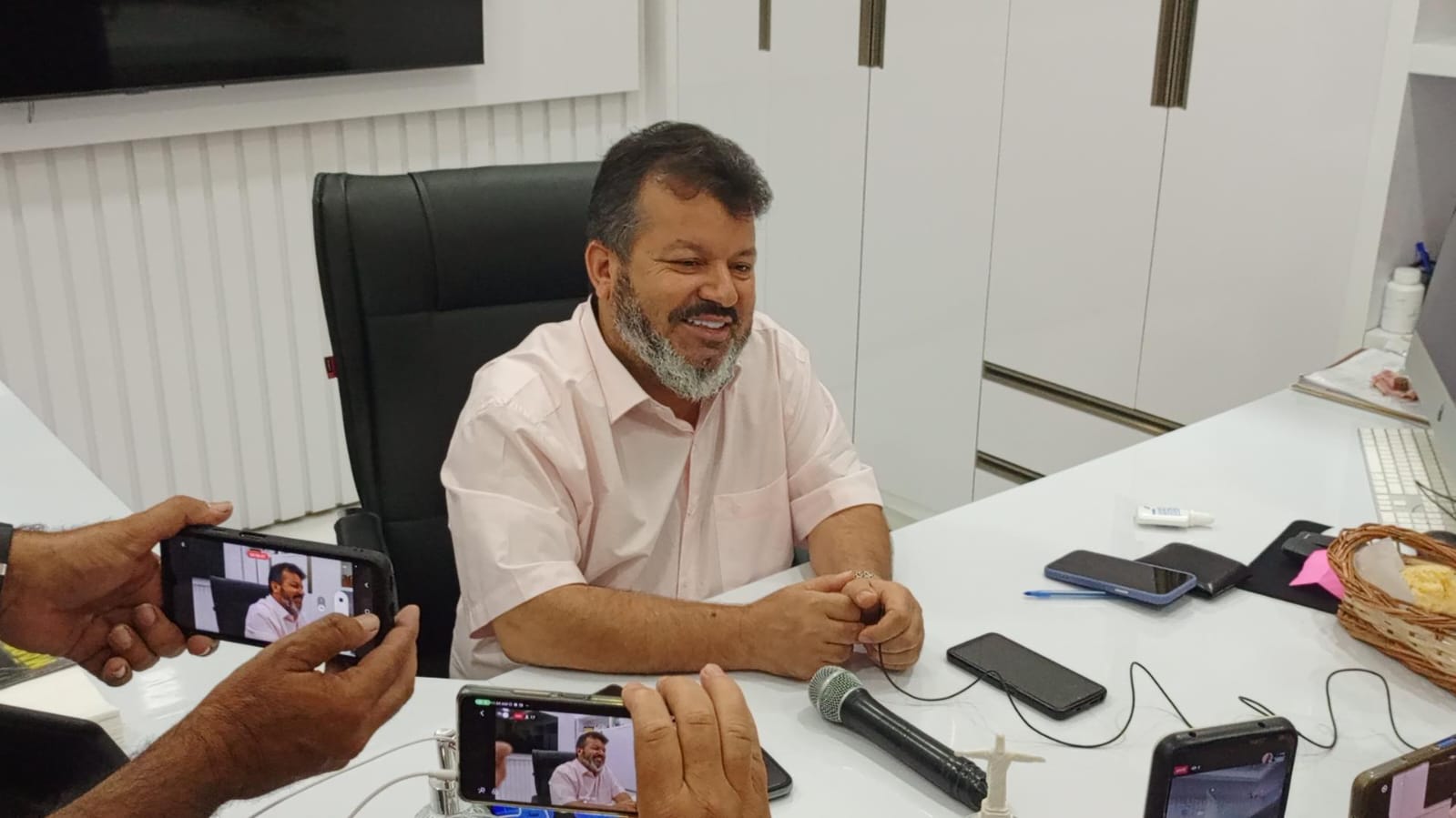 Carlos Bernardo arrasa en encuestas para municipales de Ponta Porã, a falta de oficializar su candidatura Carlos Bernardo arrasa en encuestas para municipales de Ponta Porã, a falta de oficializar su candidatura