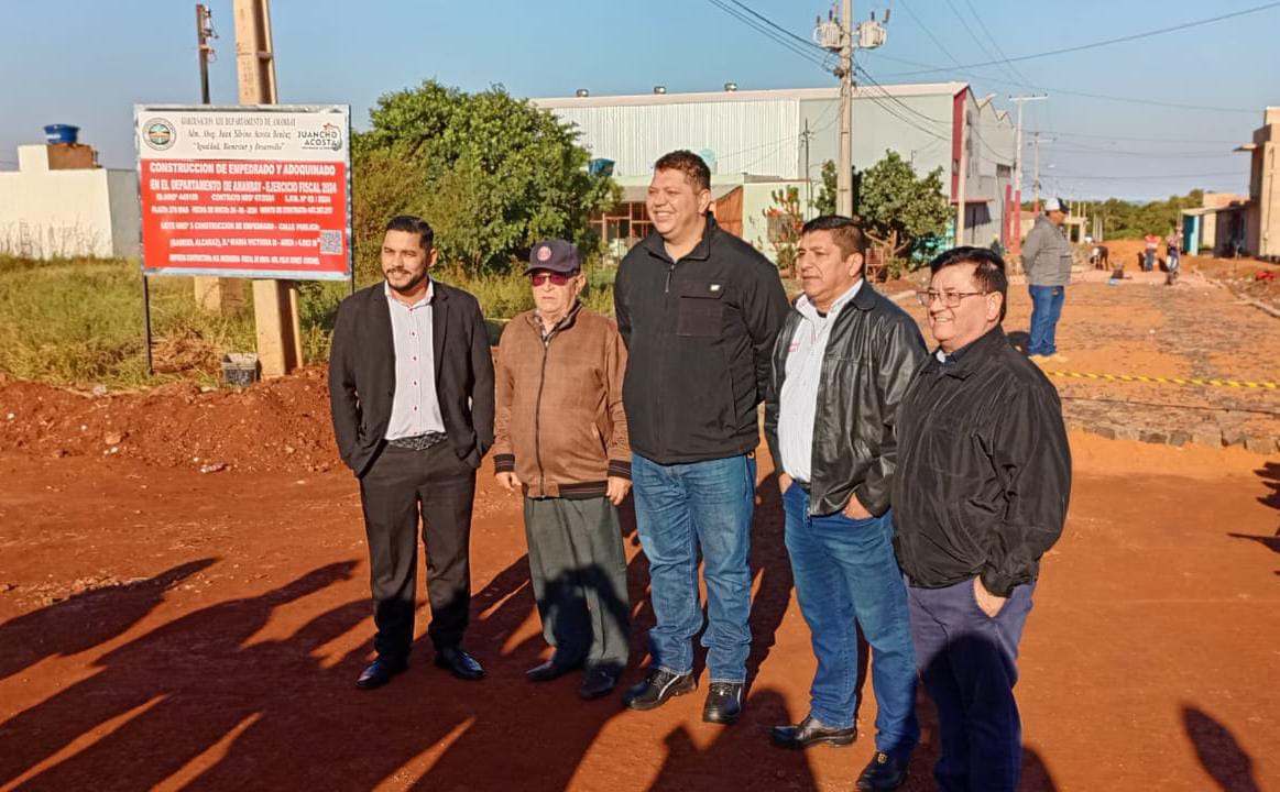 Nuevo trayecto del barrio María Victoria de PJC es beneficiado con obras de empredrado por la Gobernación de Amambay Nuevo trayecto del barrio María Victoria de PJC es beneficiado con obras de empredrado por la Gobernación de Amambay