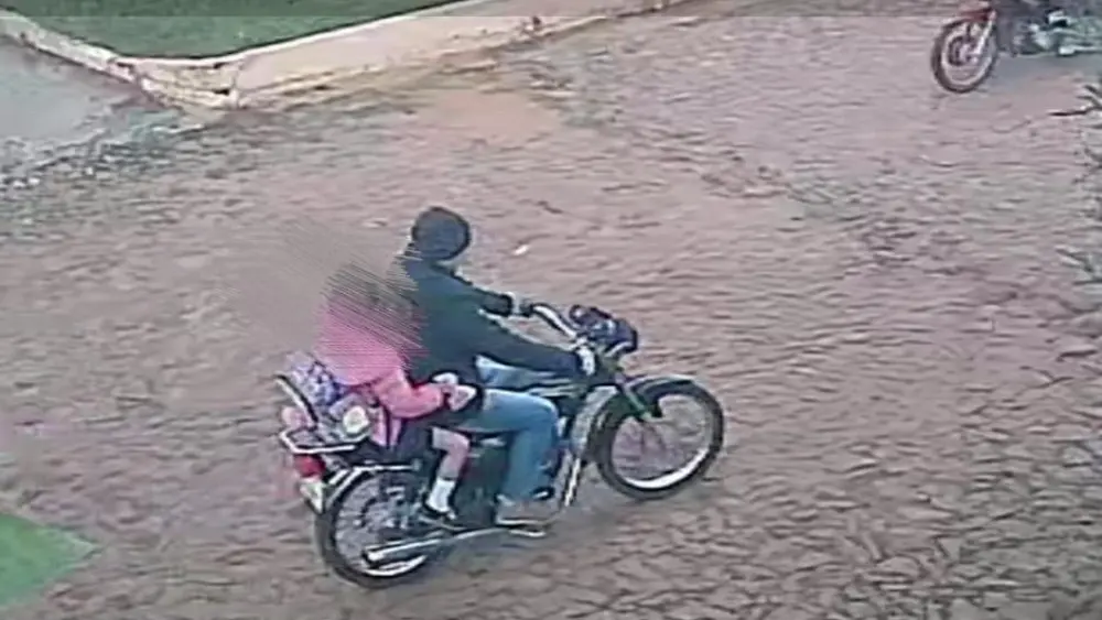 Motociclista intentó raptar a niña de 9 años que iba a la escuela en Villarrica
