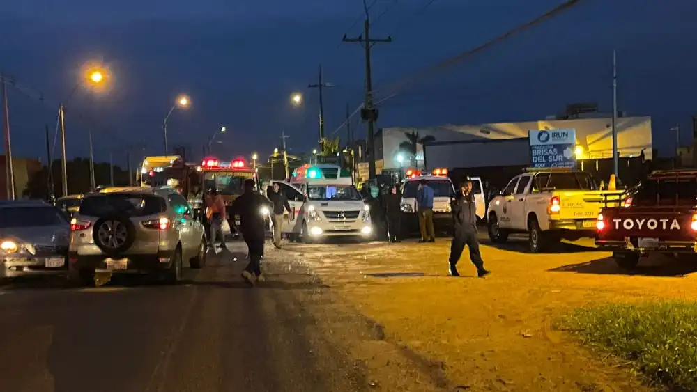 Adelantamiento indebido provoca triple choque y deja un fallecido en Guarambaré