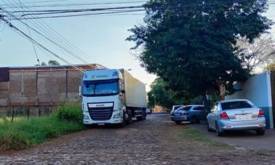 Incautan camión cargado con productos presumiblemente de contrabando en Pedro Juan Caballero