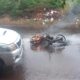 PJC: Motocicleta ardió en llamas en la vía pública del barrio General Genes