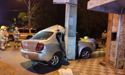 Conductor muere al chocar contra una columna en Lambaré