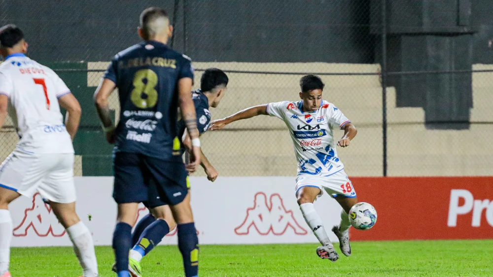 Nacional y Trinidense arrancan con empate