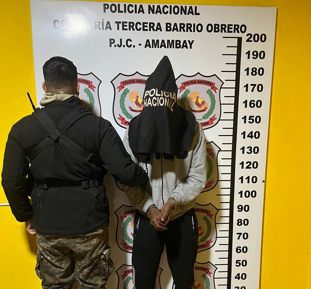PJC: Individuo es detenido por hurtar un celular de una lomitería PJC: Individuo es detenido por hurtar un celular de una lomitería