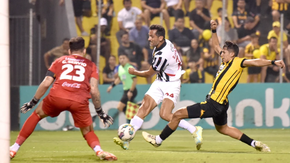 Guaraní y Libertad firman tablas en Dos Bocas