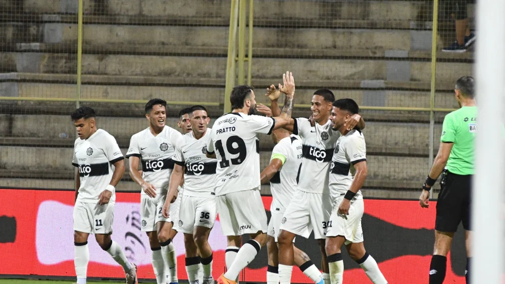 Olimpia disfruta de su primera victoria