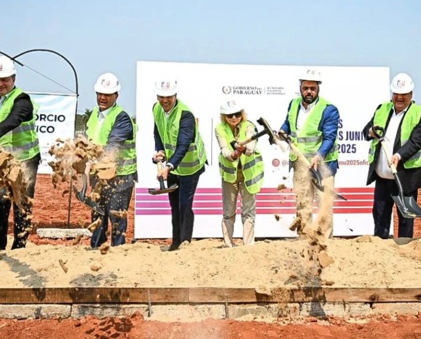 Palada inicial para el Nuevo Centro Acuático