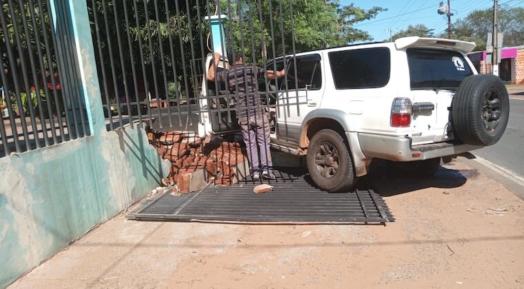 Niña de 4 años murió arrollada mientras jugaba en el patio de una casa en Ypané