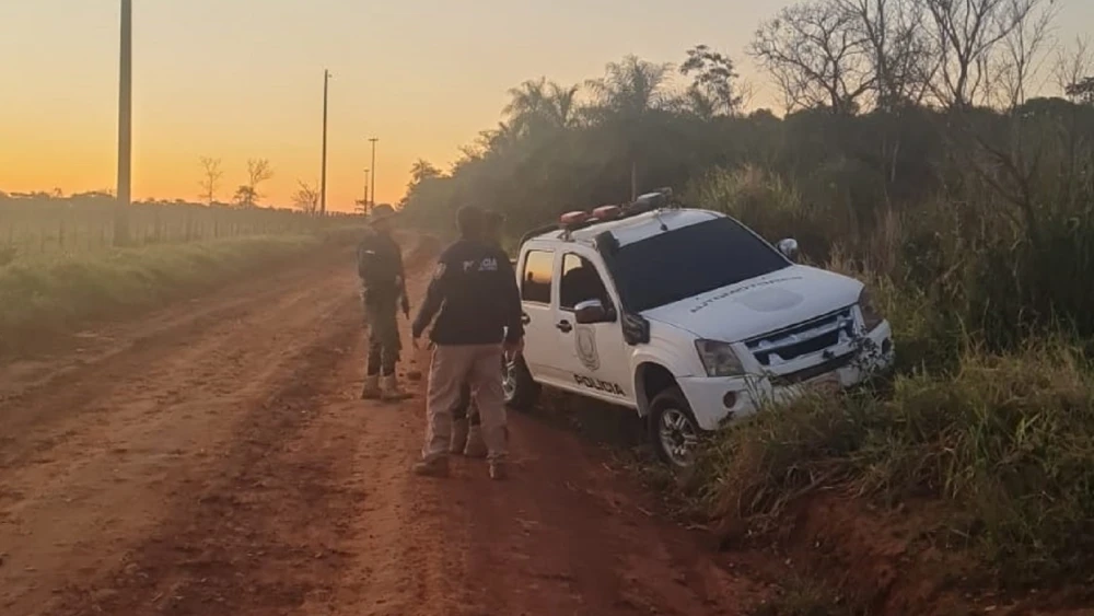 Policías se enfrentan a balazos con desconocidos en Yuty