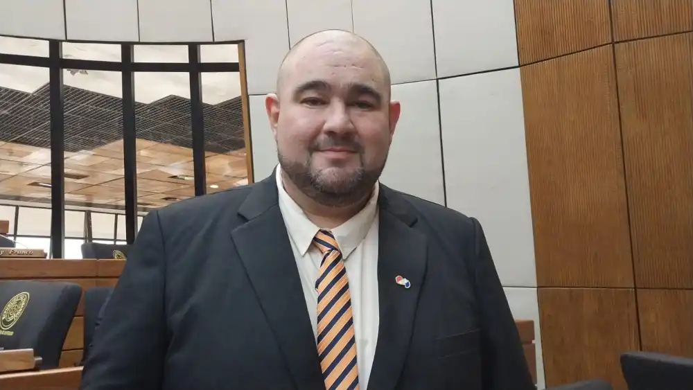 Diputado Jatar Fernández acusa de “haraganes” a los paraguayos y pide no tener hijos que no puedan alimentar