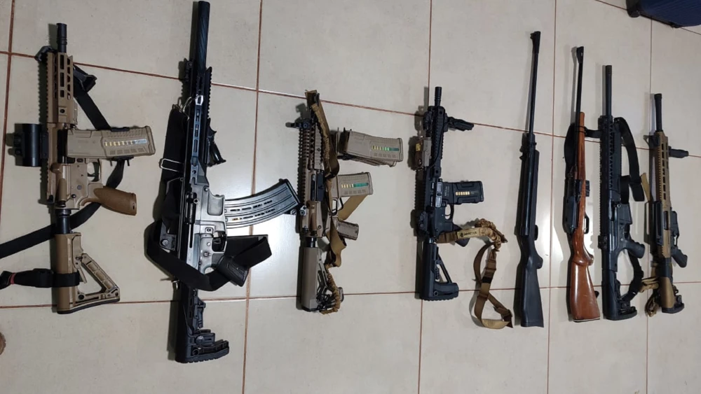 Armas de guerra son incautadas en Cerro Corá y tres quedan detenidos Armas de guerra son incautadas en Cerro Corá y tres quedan detenidos