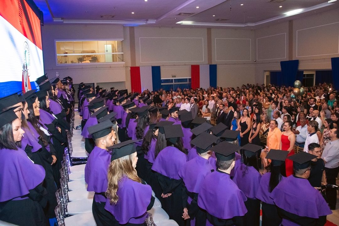 Nuevos profesionales médicos se graduaron en la UCP filial Pedro Juan Caballero Nuevos profesionales médicos se graduaron en la UCP filial Pedro Juan Caballero