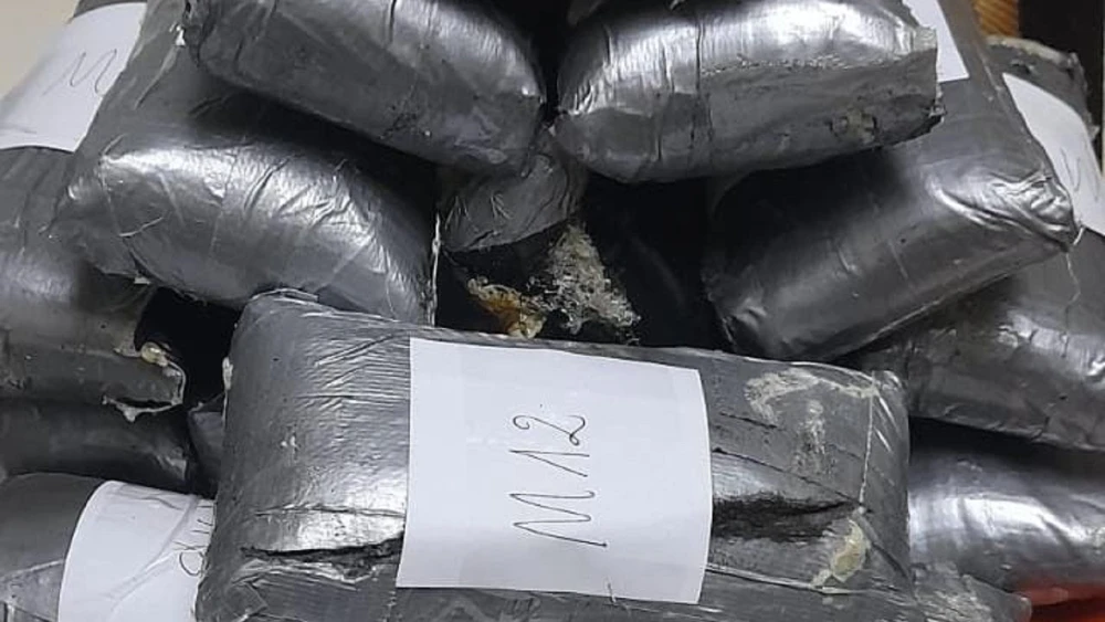 Senad incauta en el Aeropuerto Silvio Pettirossi más de 20 kilos de marihuana vip