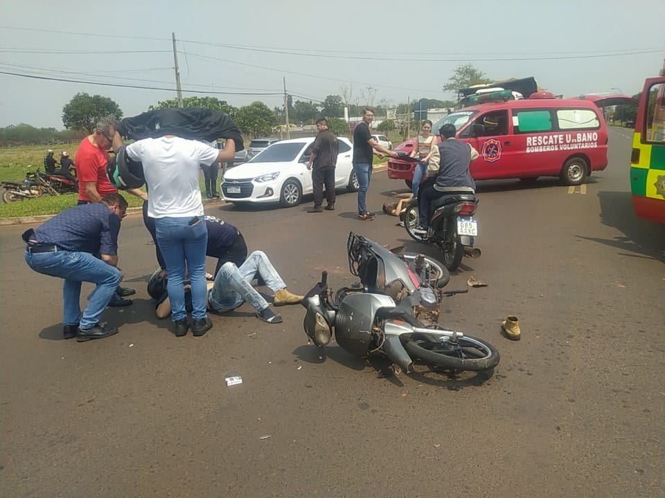 PJC: Motociclista de 16 años fallece tras chocar contra una camioneta en la ruta PY05 PJC: Motociclista de 16 años fallece tras chocar contra una camioneta en la ruta PY05