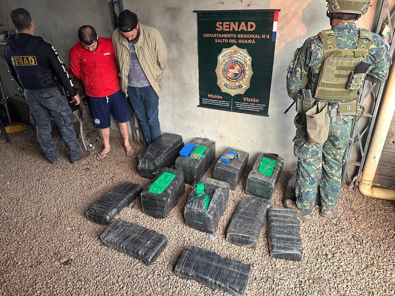 Detienen a dos hombres con 190 kilos de marihuana en Canindeyú