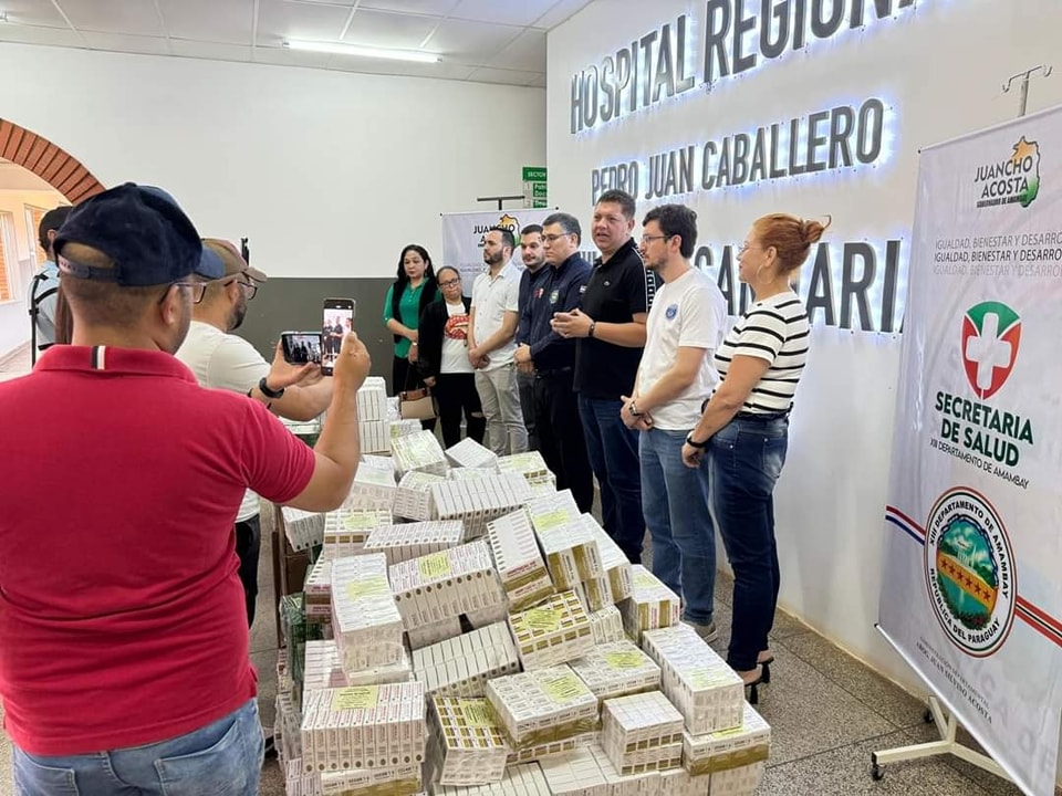Gobernador entregó más de 30 mil dosis de medicamentos a la XIII Región Sanitaria de Amambay Gobernador entregó más de 30 mil dosis de medicamentos a la XIII Región Sanitaria de Amambay