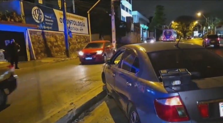 Persecución y balacera termina sobre viaducto de Rca. Argentina