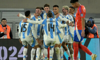Argentina arrasa con Chile y sigue mandando en las Eliminatorias