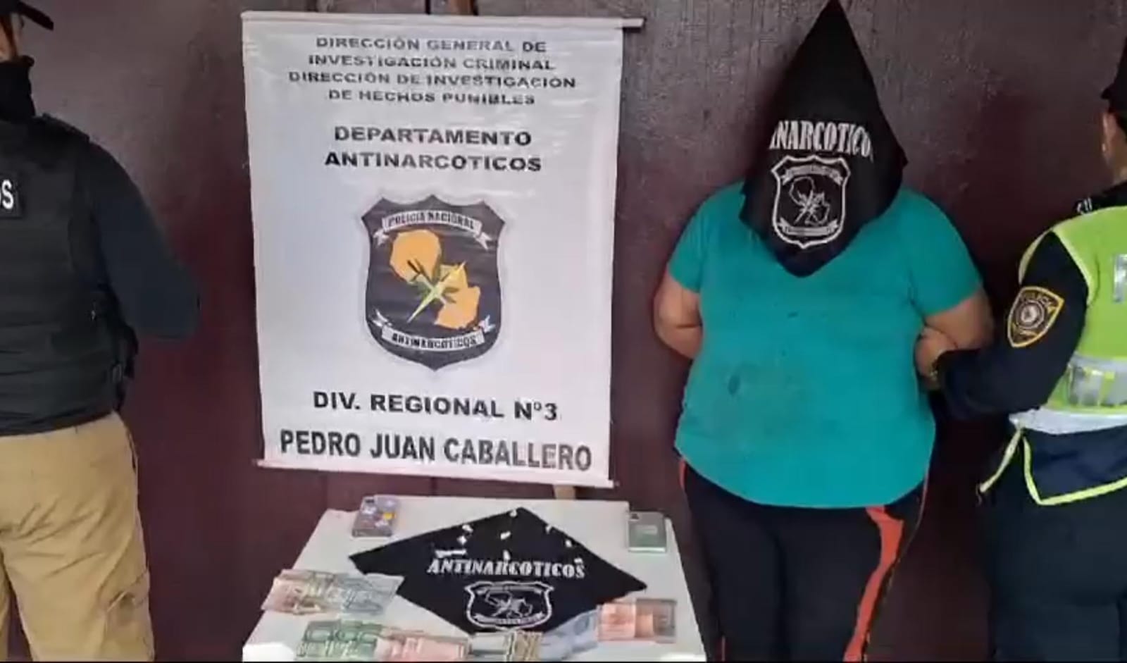 PJC: Antinarcóticos detiene a una mujer por microtráfico en Cerro Cora’i PJC: Antinarcóticos detiene a una mujer por microtráfico en Cerro Cora’i