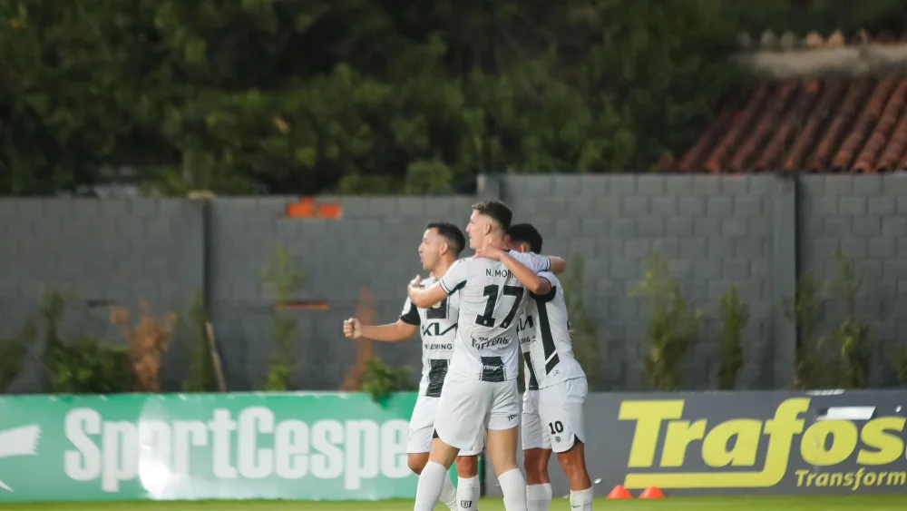 Tacuary se impone en un partidazo y vuelve a sonreír en el Clausura